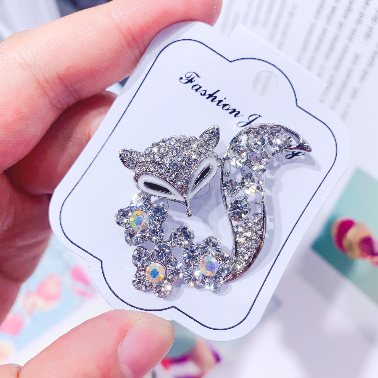 Women'S Fashion Essentials - 女性のためのシンプルな刺繍のブローチ,パーティーや結婚式のためのイスラム教徒のコートアクセサリー