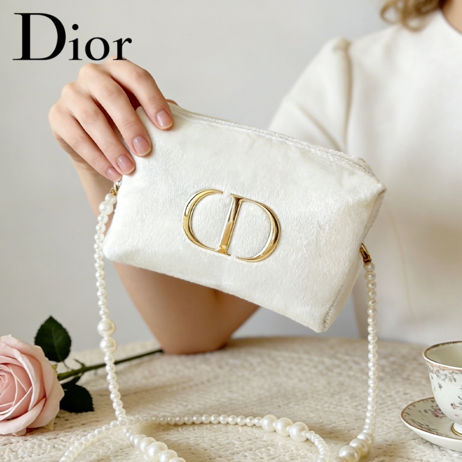 ディオールのバッグ ホワイトベルベット トラベルコスメティッ - Women Fashion Logo のレビューと価格