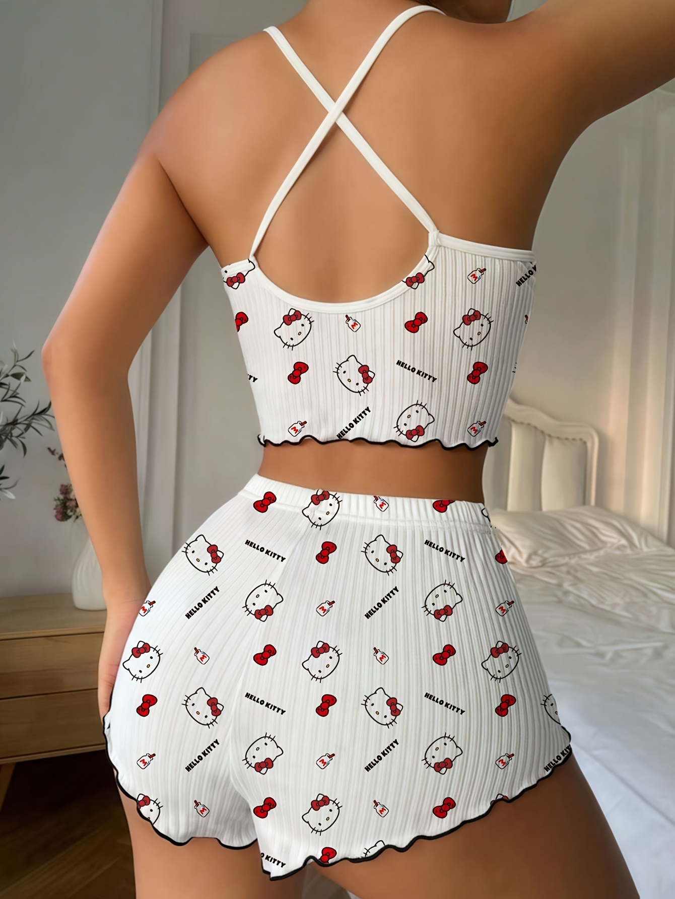 サンリオ ハローキティ ちょう結びサスペンダートップショーツ - Women Top Fashion のレビューと価格