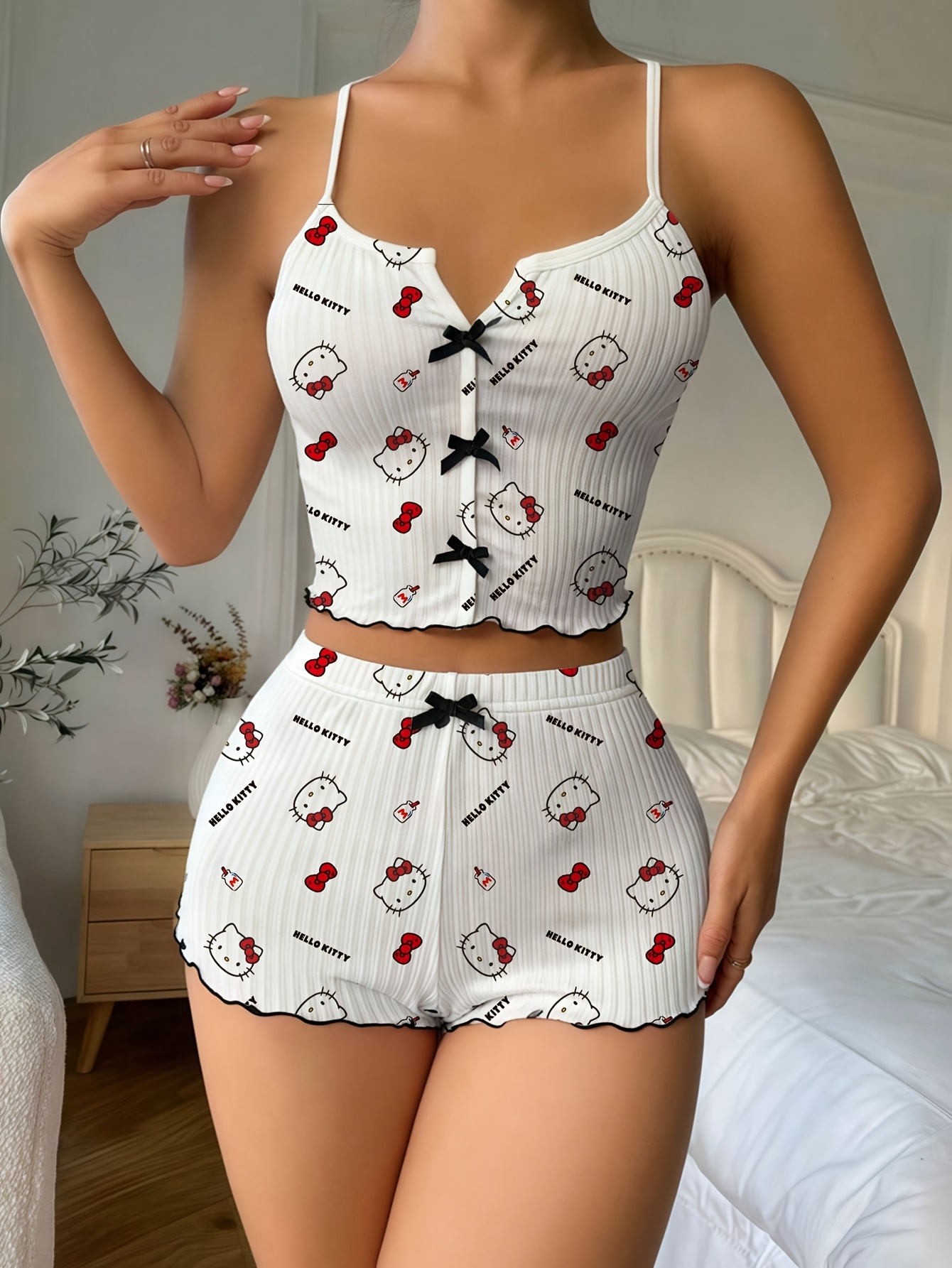 サンリオ ハローキティ ちょう結びサスペンダートップショーツ - Women Top Fashion のレビューと価格