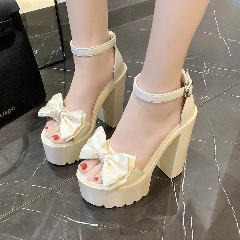 女性サンダル 2025 新しい夏の靴トレンド黒、白ファッショ - Women'S Fashion Trends 2025 のレビューと価格