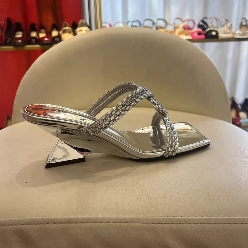 女性のファッションスリッパ奇妙なスタイルスクエアトゥラインス - Women Fashion Korean のレビューと価格